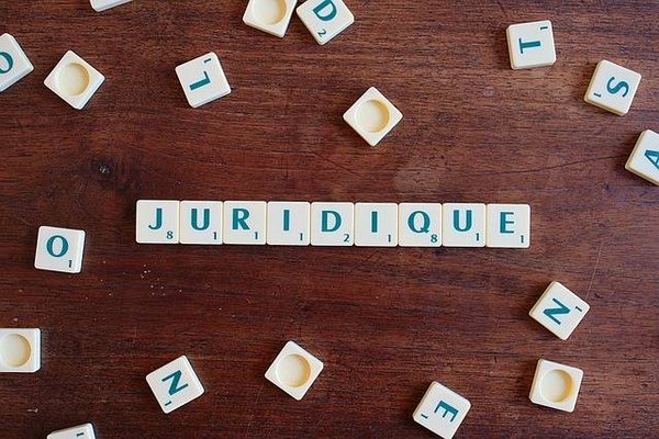 Qu'est-ce qu'un aspect juridique d'une association ?